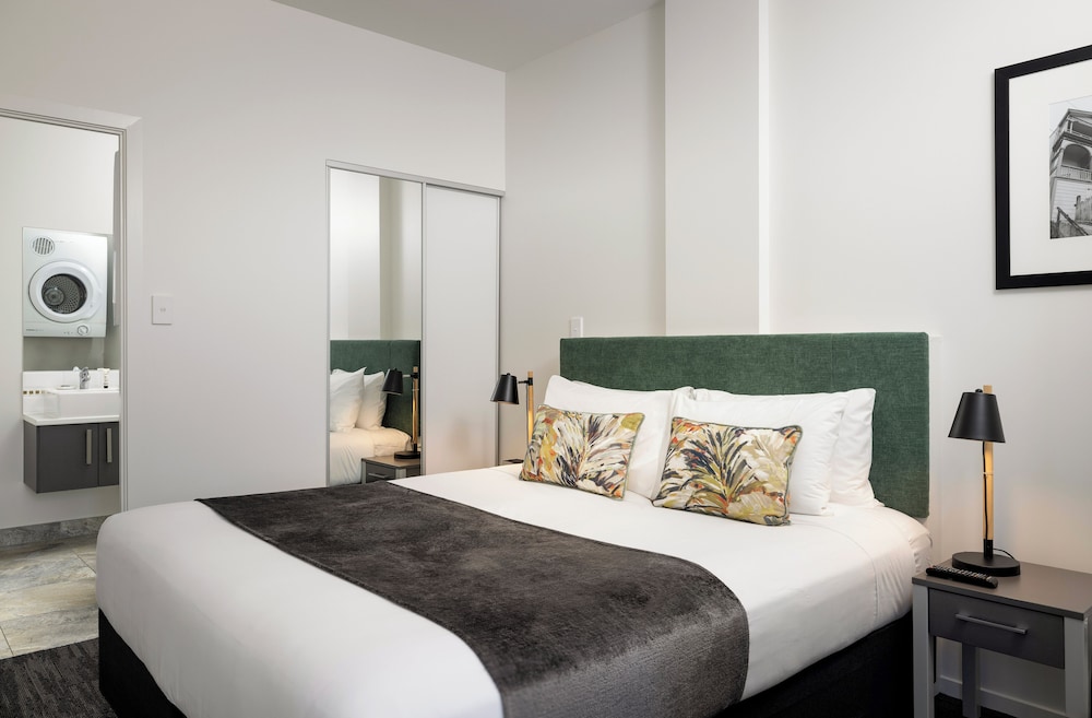 1 BEDROOM, APARTMENT