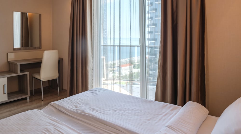 Silk Road Sea Towers Batumi 10/34