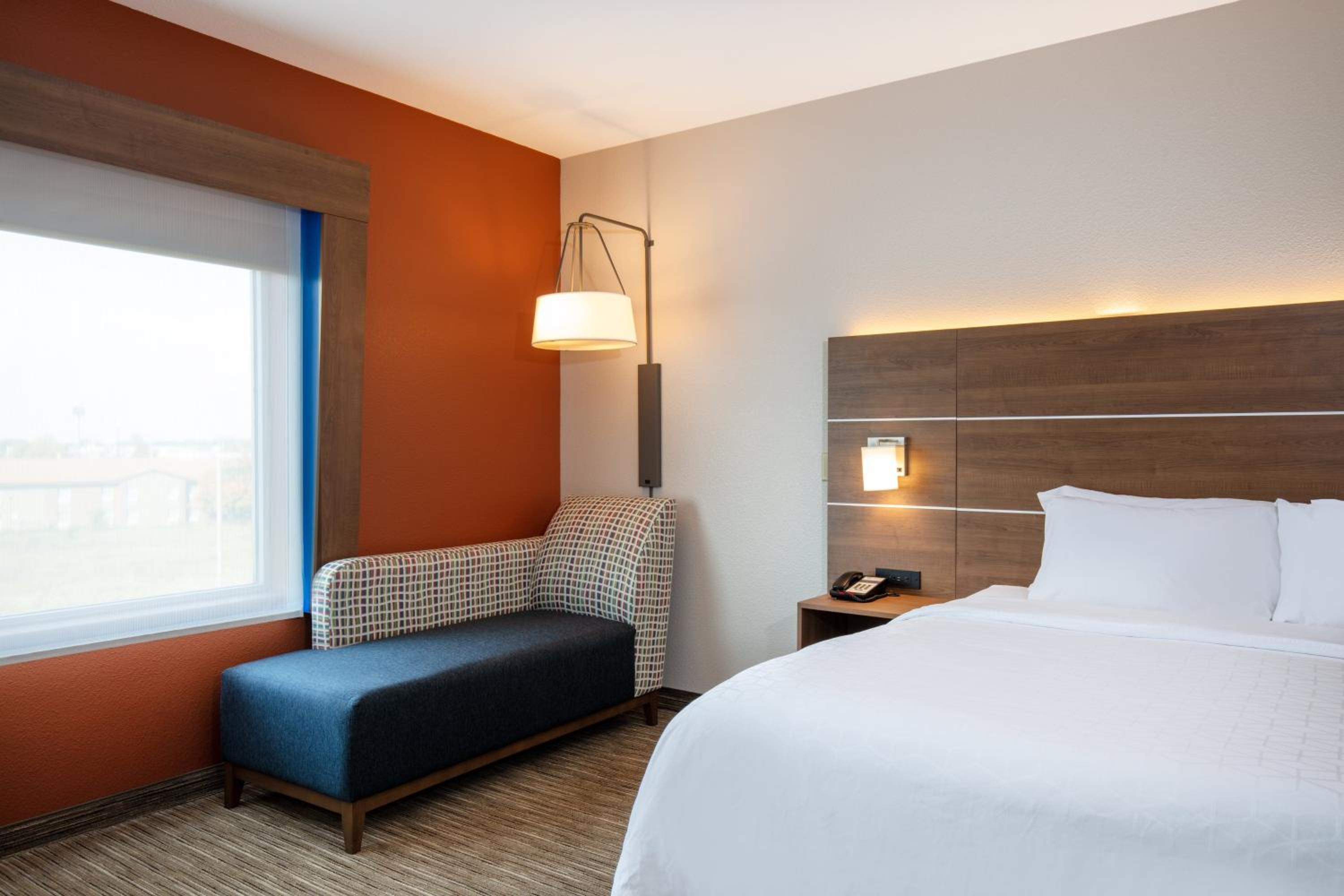 Xtra Space, Standard, King Bed