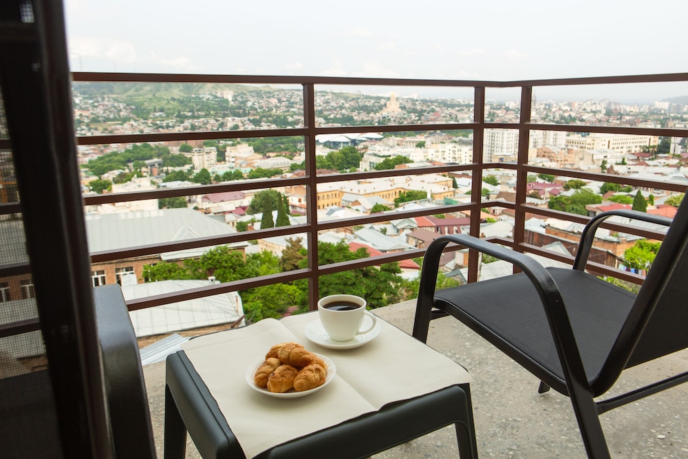 Vista Hotel 25/29