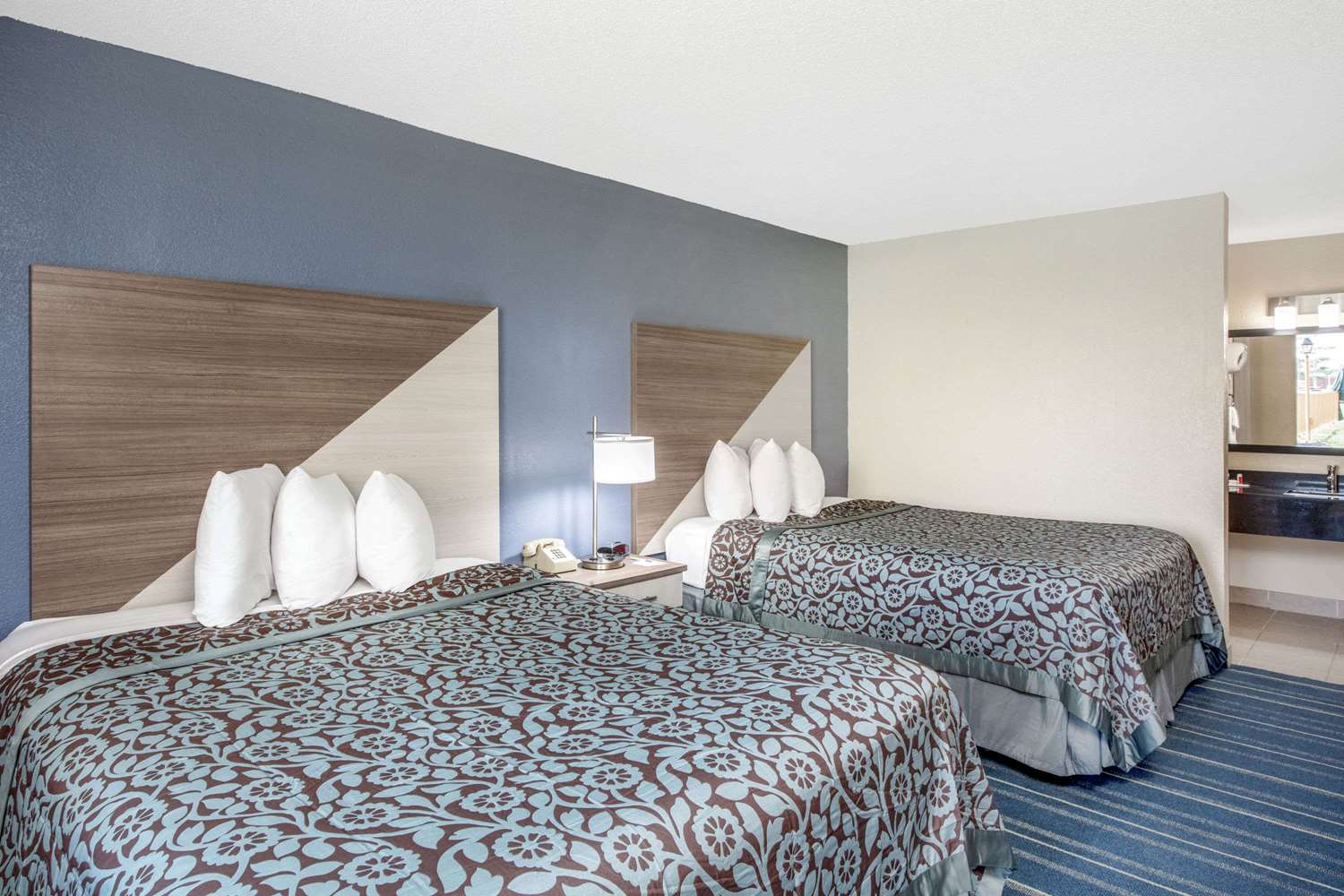 Days Inn by Wyndham Salem, Illinois 6/11
