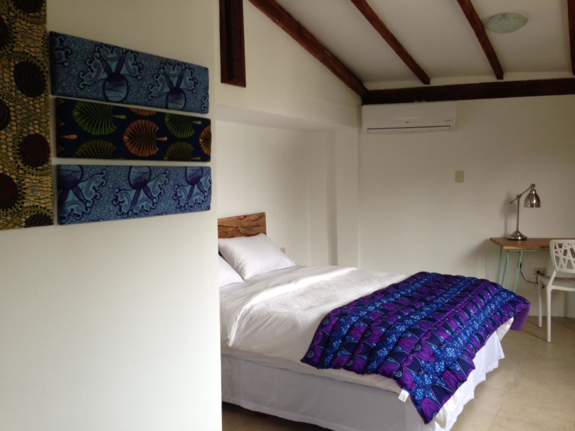 Superior, Queen Bed