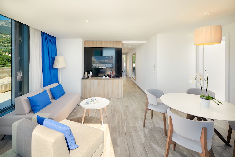 Medora Auri Family Beach Hotel 36/68