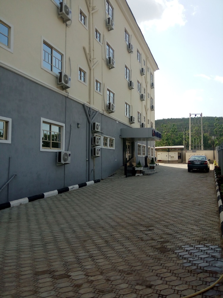 Peace Media Hotels 27/32