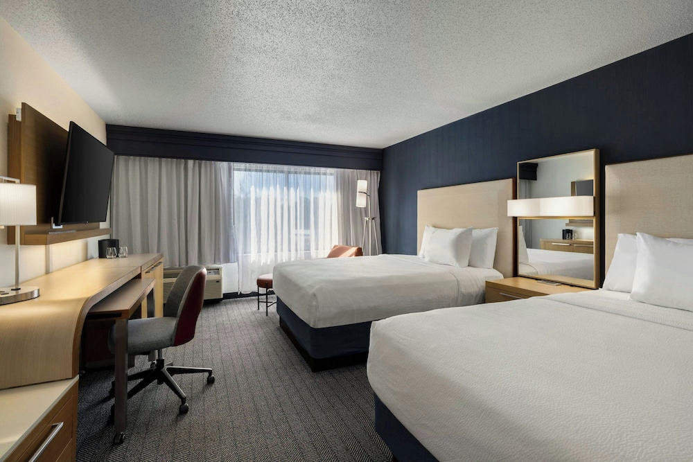 Room at Courtyard by Marriott Richmond Chester, CHESTER - VA