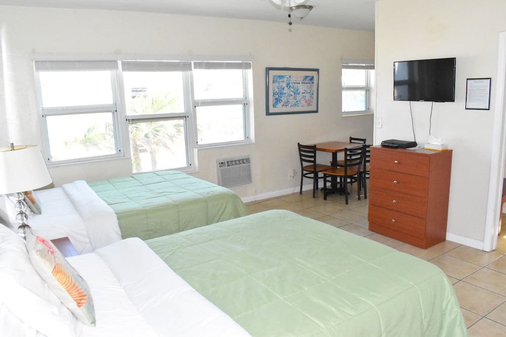 Golden Sand Oceanfront 14/58