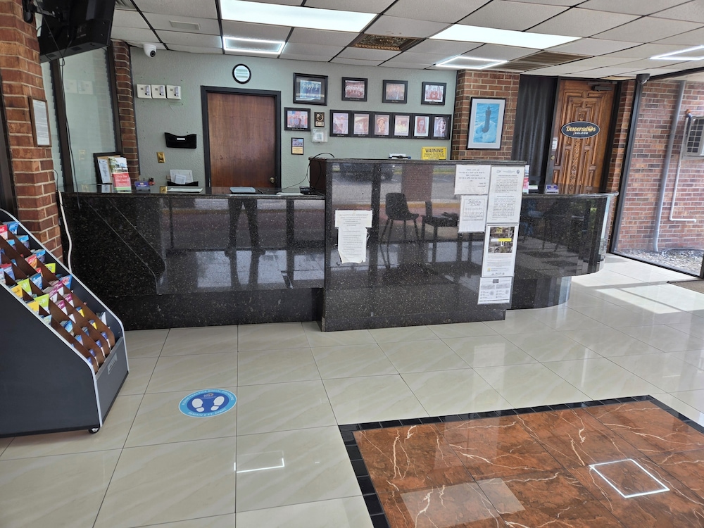 Stay Inn and Suites 9/76