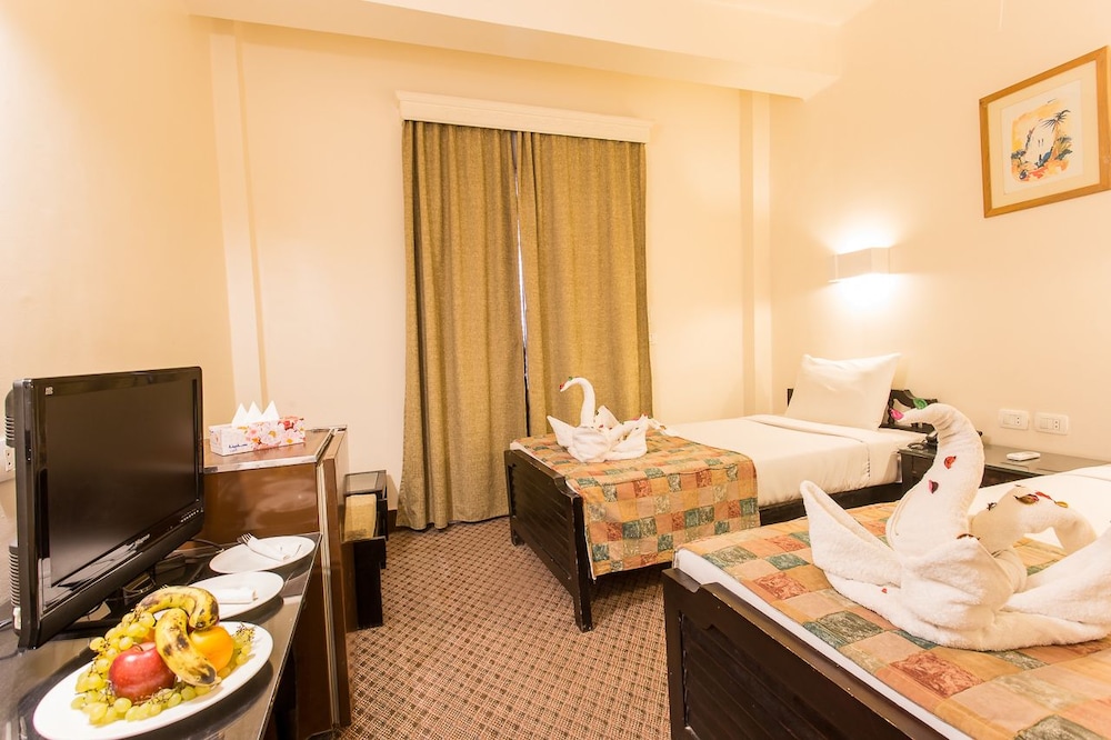 Hapi Hotel 60/68