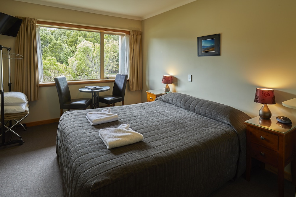 Aoraki Mount Cook Alpine Lodge 18/50
