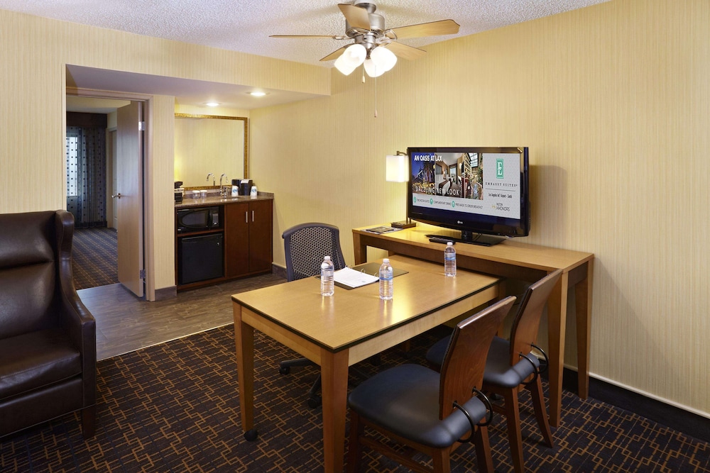Embassy Suites by Hilton Los Angeles International Airport South 44/65
