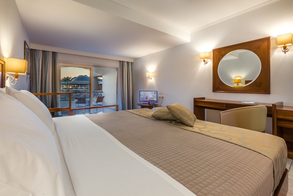 Kipriotis Maris Suites 18/64