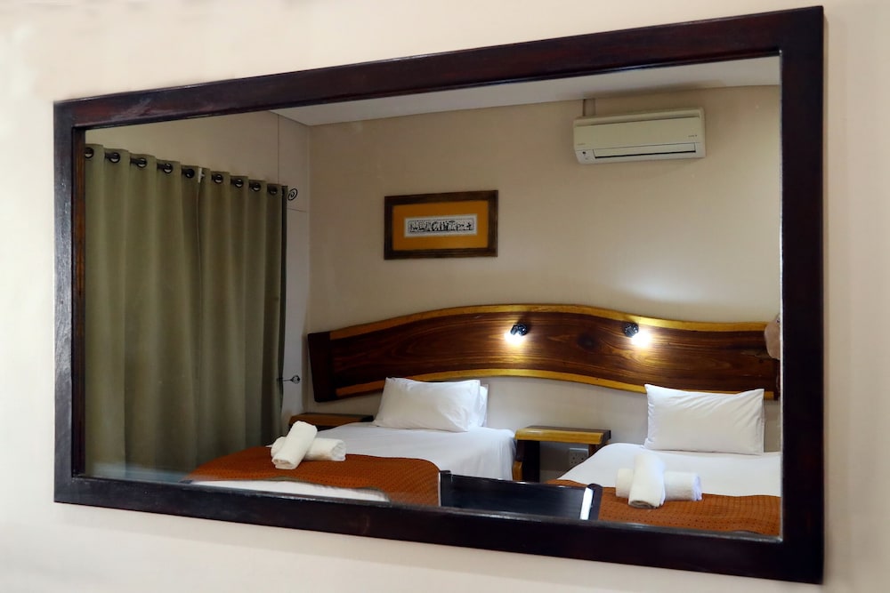 C'est Si Bon Hotel 8/35