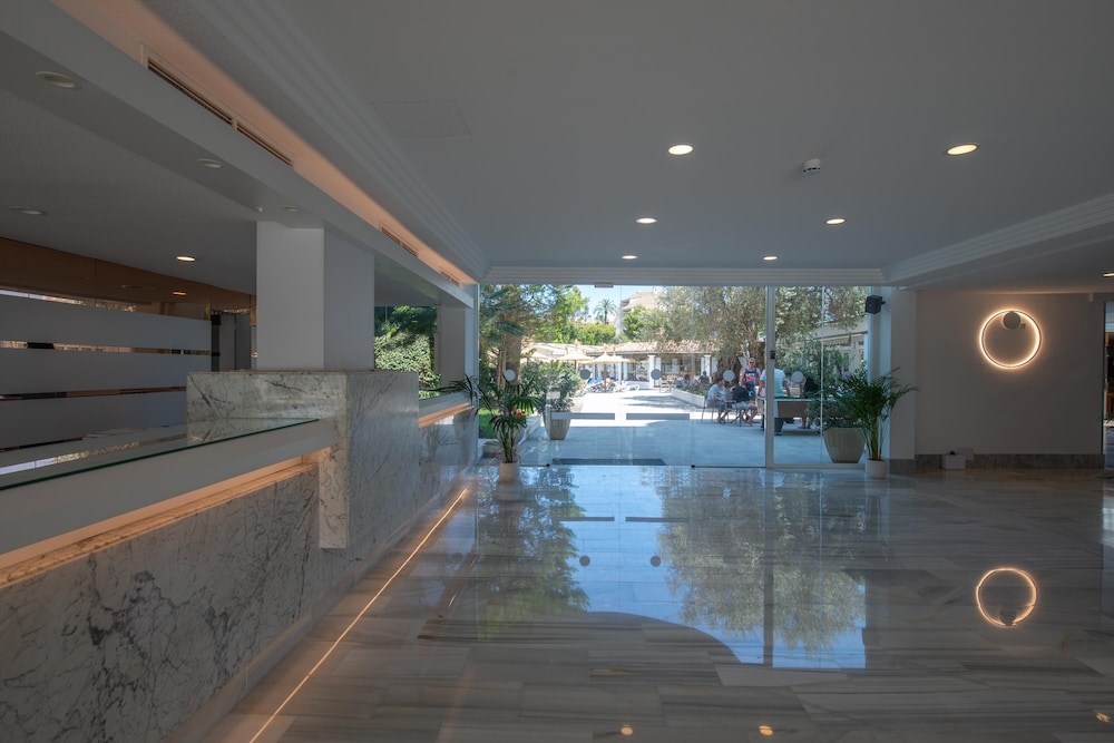 Aparthotel Alcudia Beach 3/50