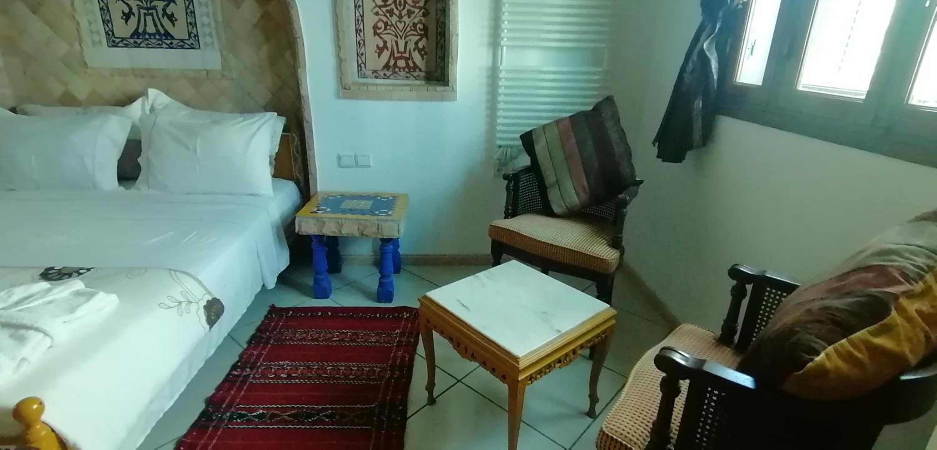 غرفة اقتصادية بسرير مزدوج