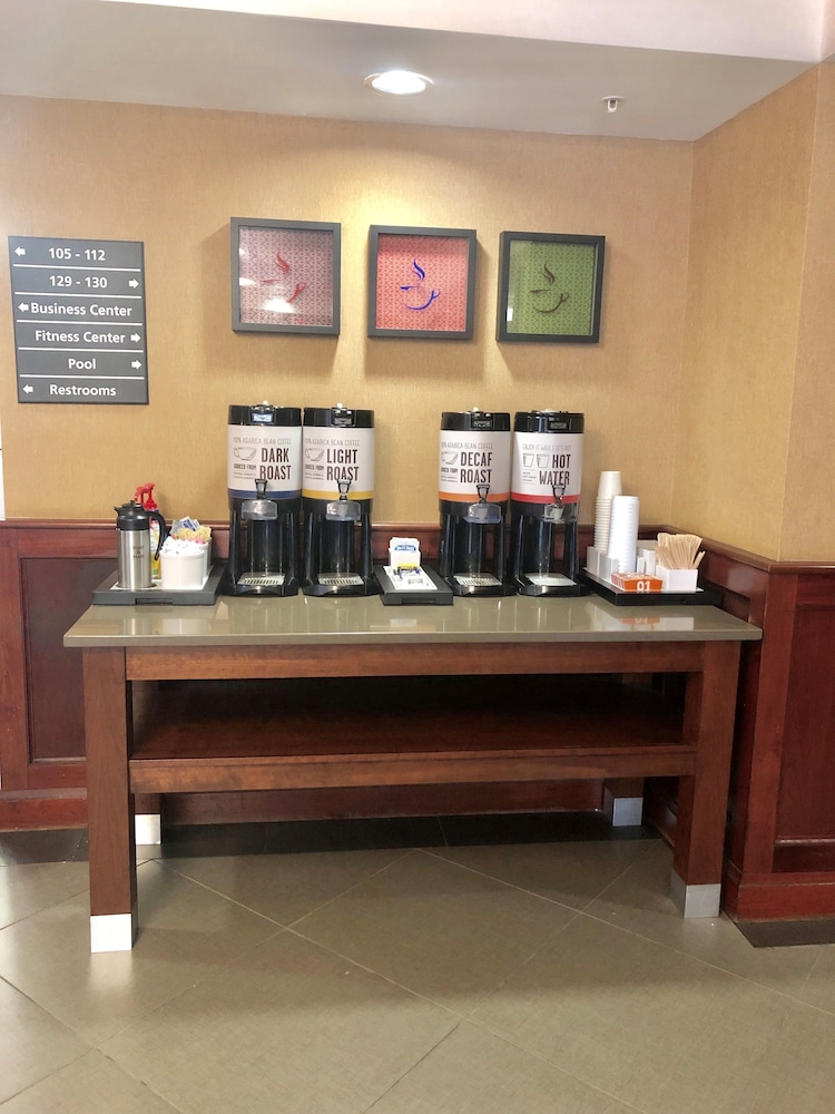 Hampton Inn And Suites Norfolk Airport 30/46