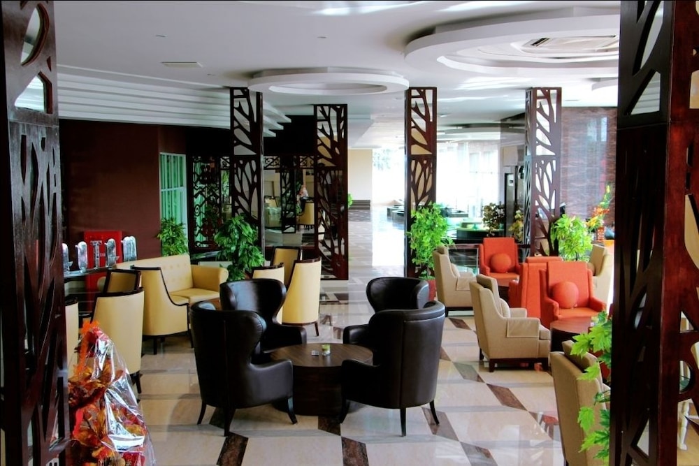 THE BELAGRI HOTEL AND CONVENTION 47/62