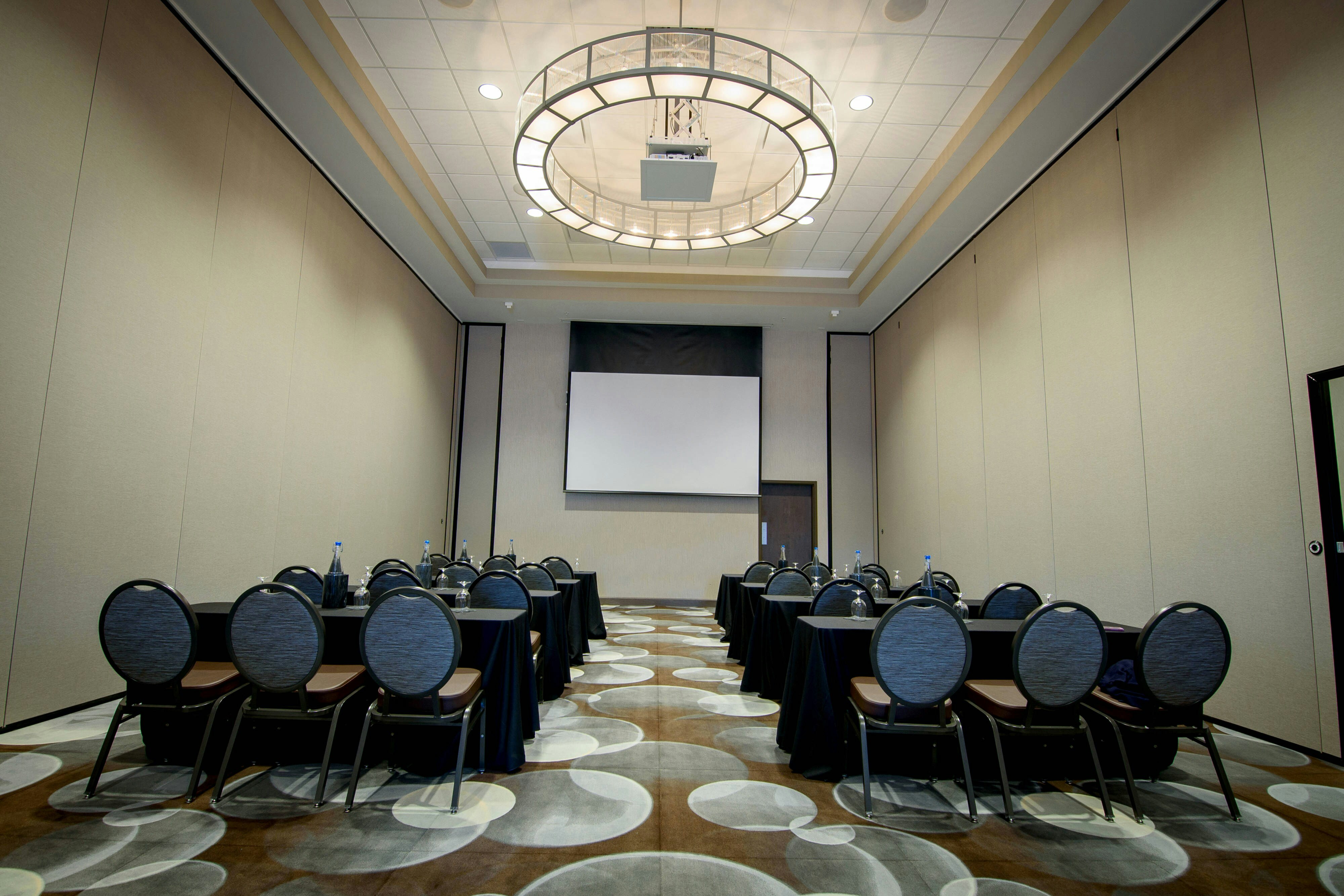 RESIDENCE INN CLEVELAND AVON AT THE EMERALD EVENT CENTER 42/53