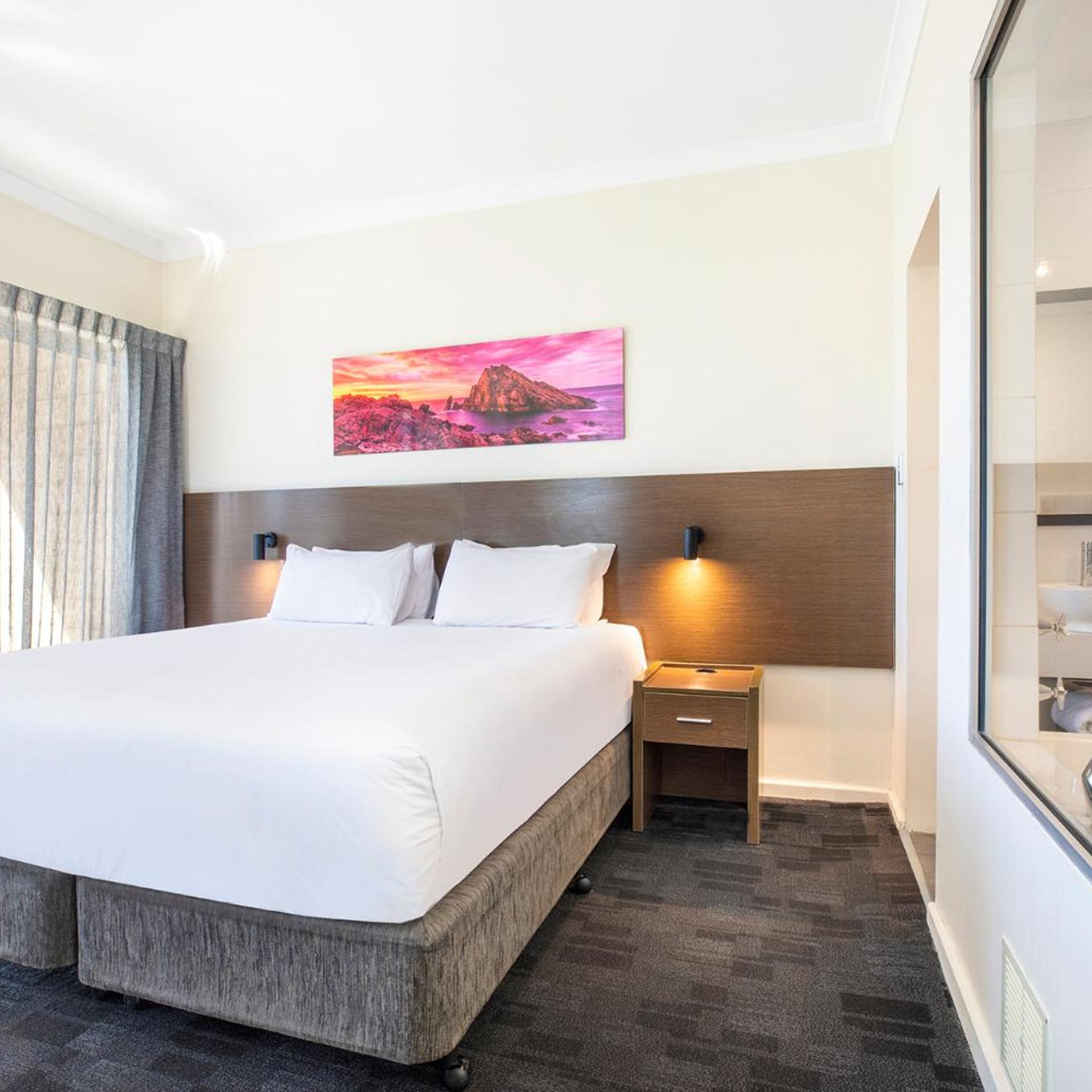Suite, King Bed, Hot Tub