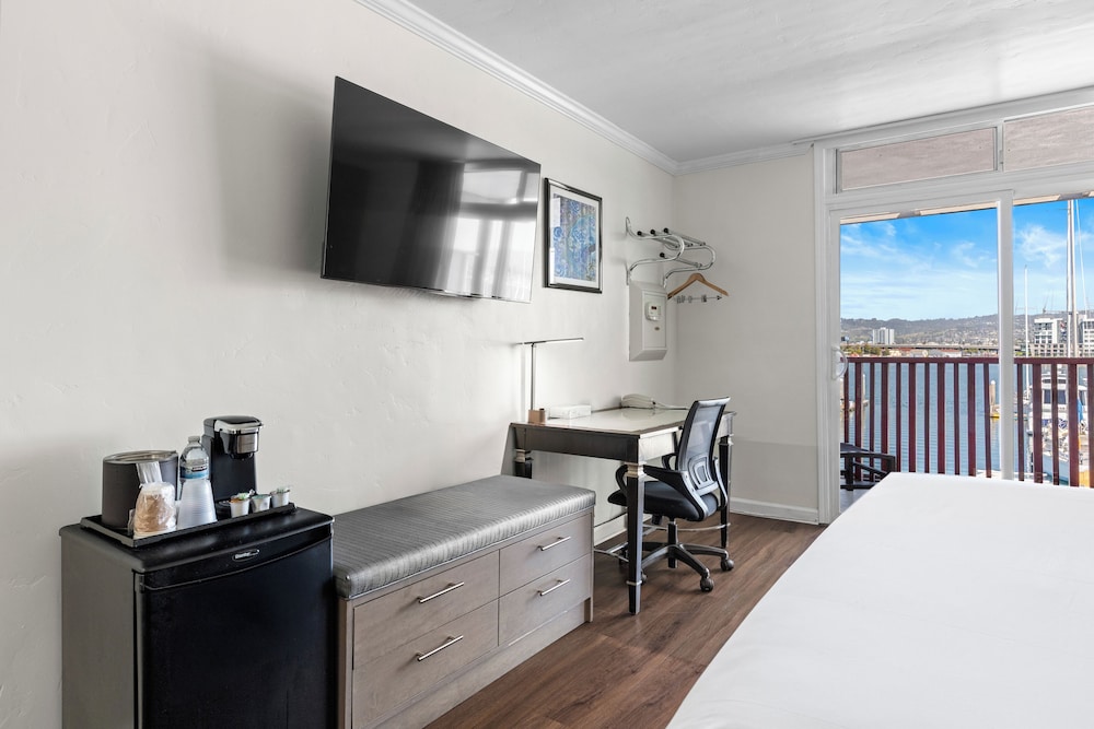 Marina Village Inn 30/50