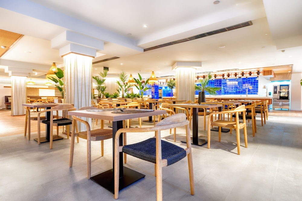 HOVIMA Suites Costa Adeje 49/64