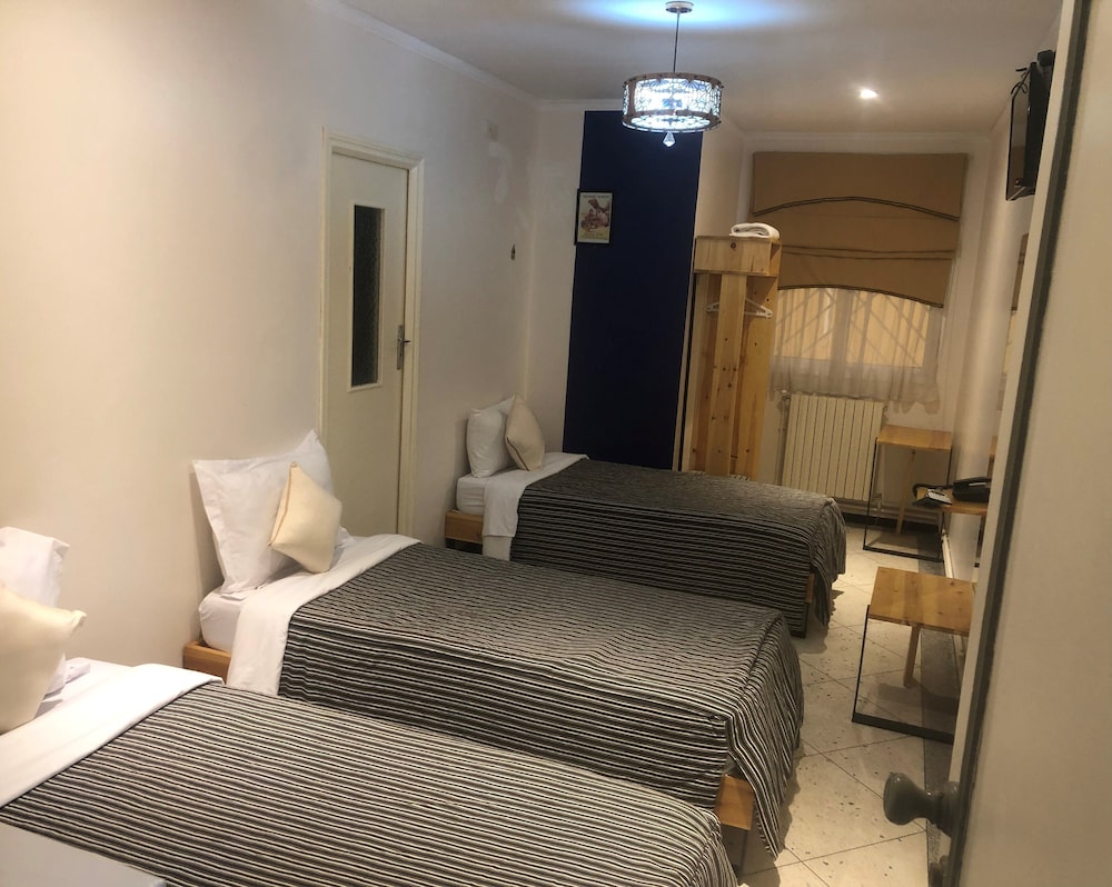 Hotel Grand Bassin 6/20