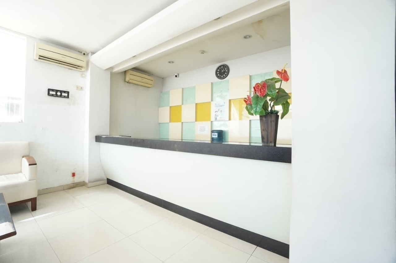 Lobby at Townhouse Oak Hotel Niaga Surabaya, SURABAYA