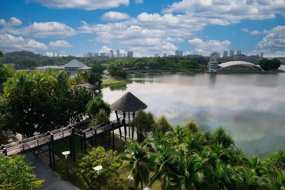 Doubletree By Hilton Putrajaya Lakeside 45/49