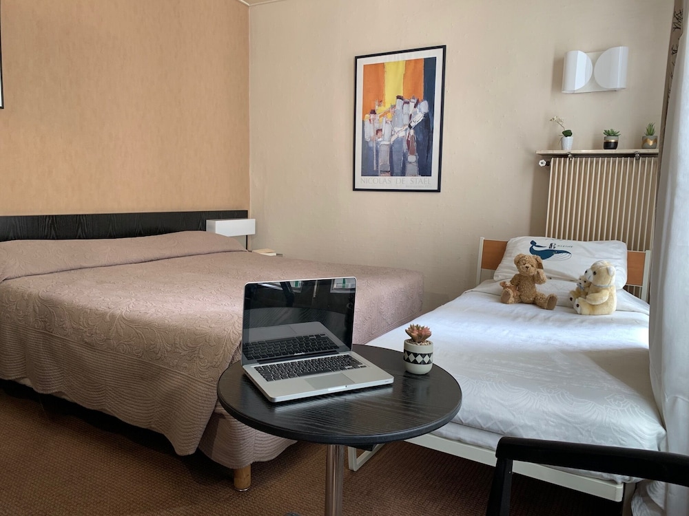 8 ROOMS, TRIPLE
