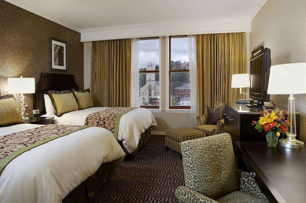 Hotel Julien Dubuque 12/74
