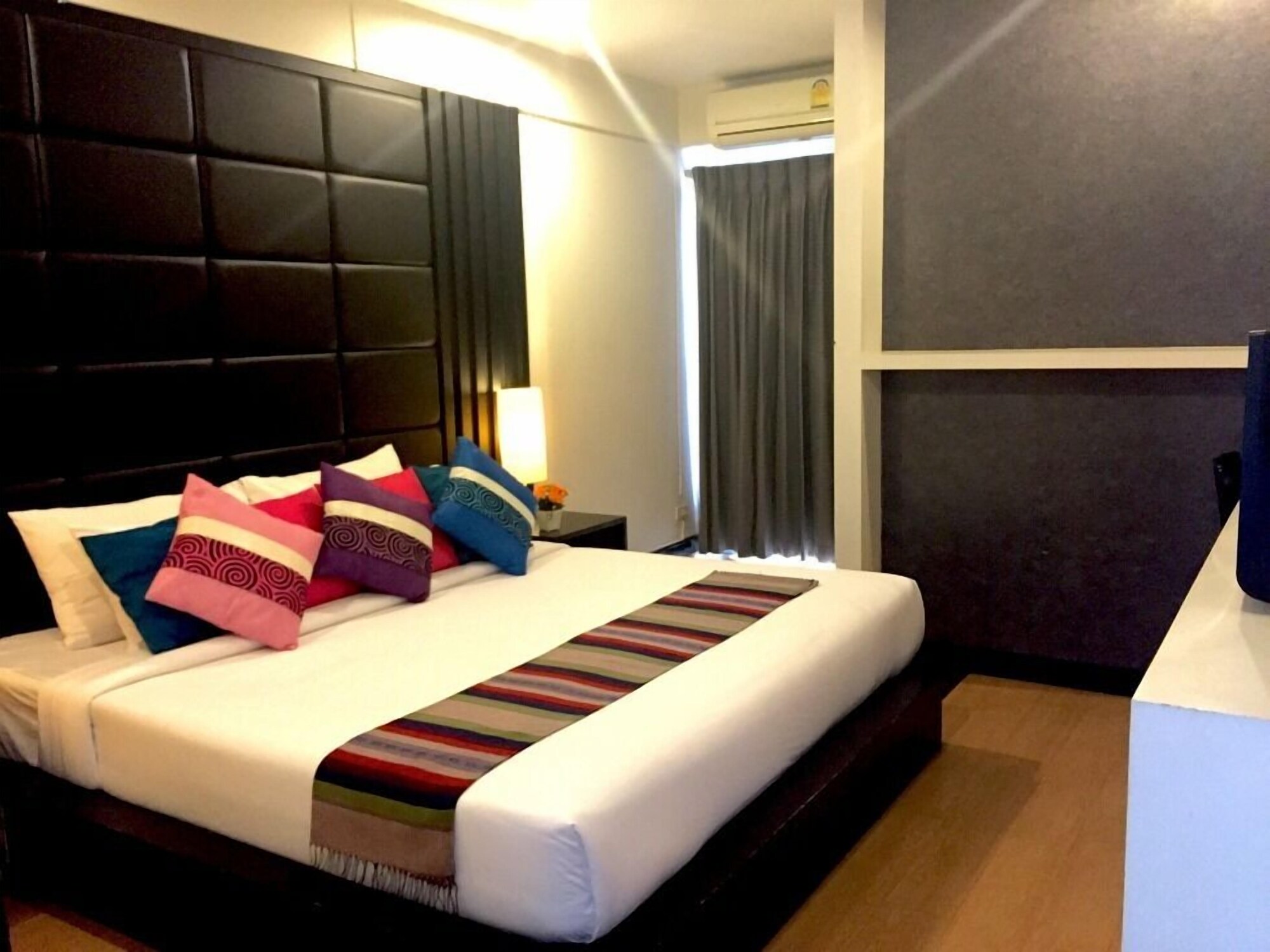 DELUXE, DOUBLE BED