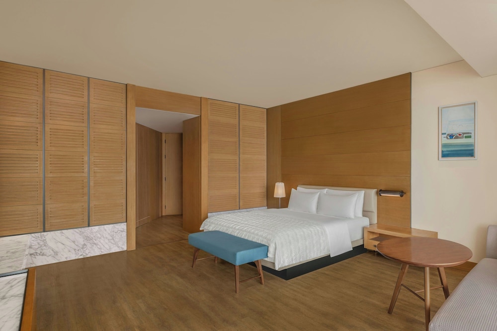 Room, King Bed, Ocean Front
