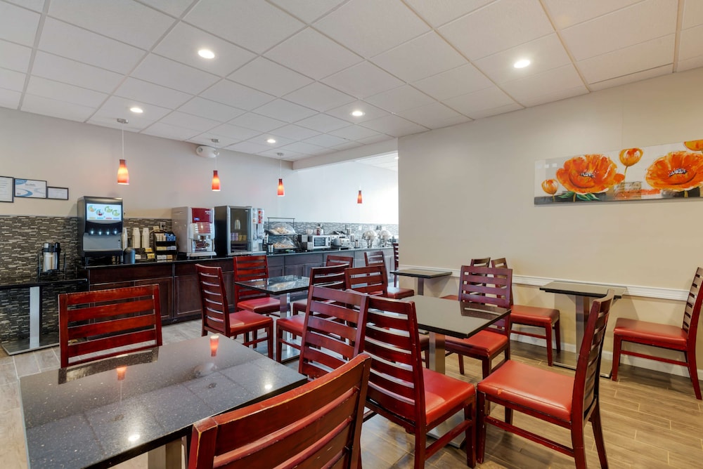 Best Western Plus Poconos Hotel 37/43