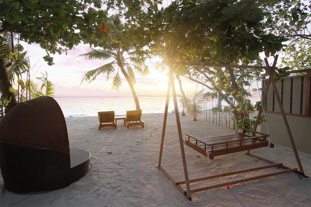 Dhawa Ihuru Maldives 63/69