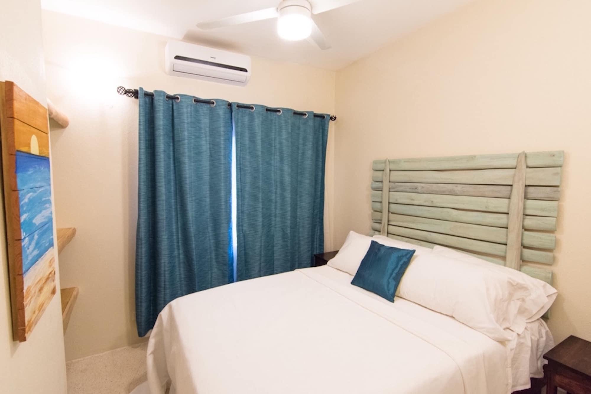 2 Bedrooms, Apartment, Pool Side