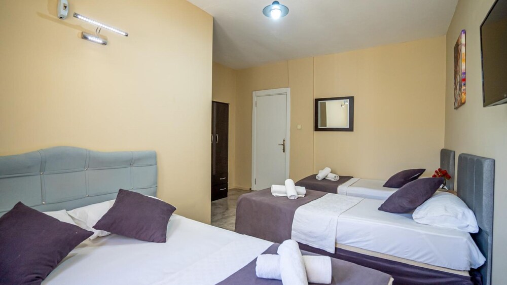 Rayana Hotel 8/27