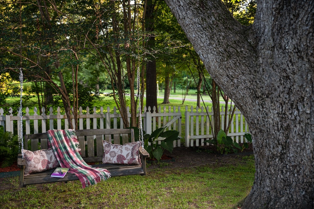 White Oak Manor Bed Breakfast 32/44