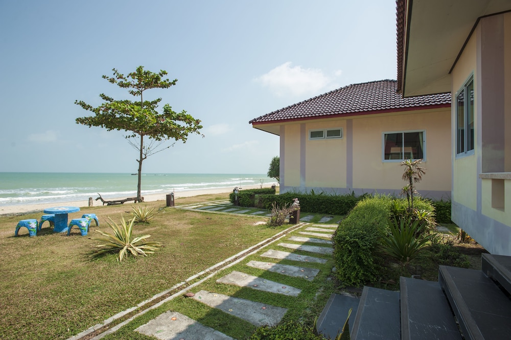 Chonnapha Resort 2/66