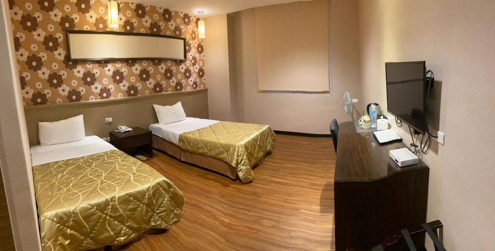 Home Full Hotel 24/43