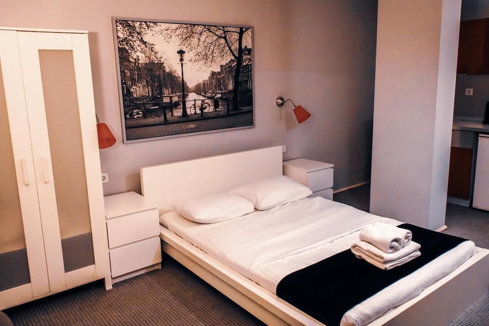 Arkem 1 Hotel 7/55