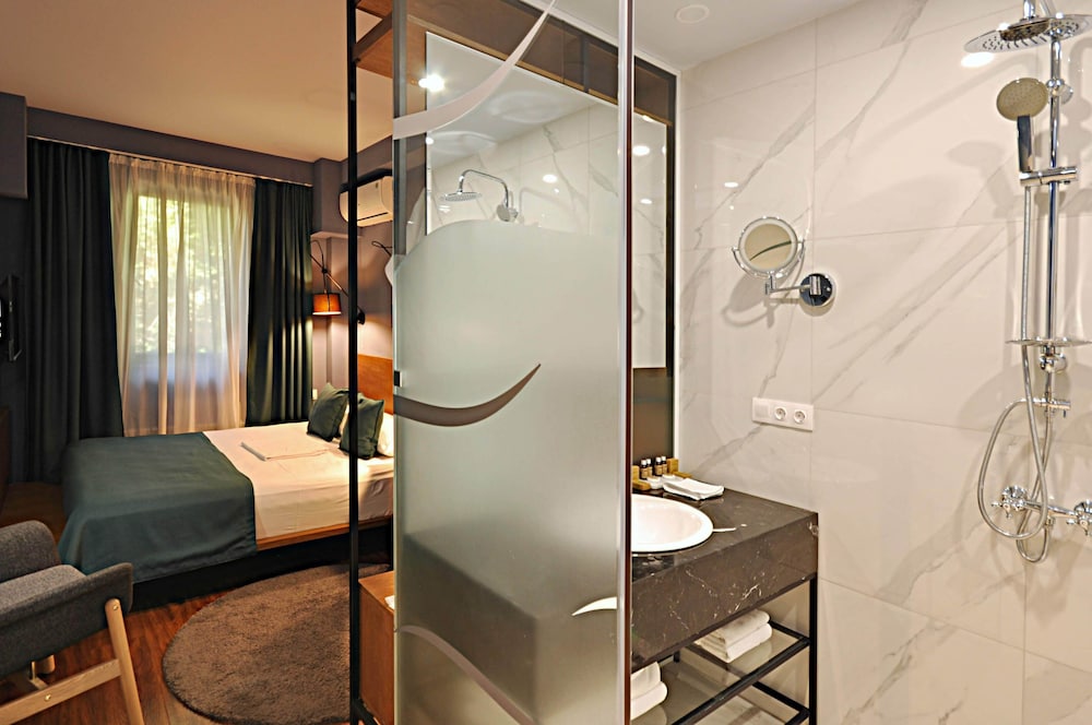 Elle Boutique Hotel 11/69