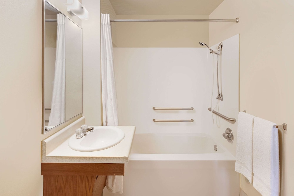 WoodSpring Suites Des Moines Pleasant Hill 19/19