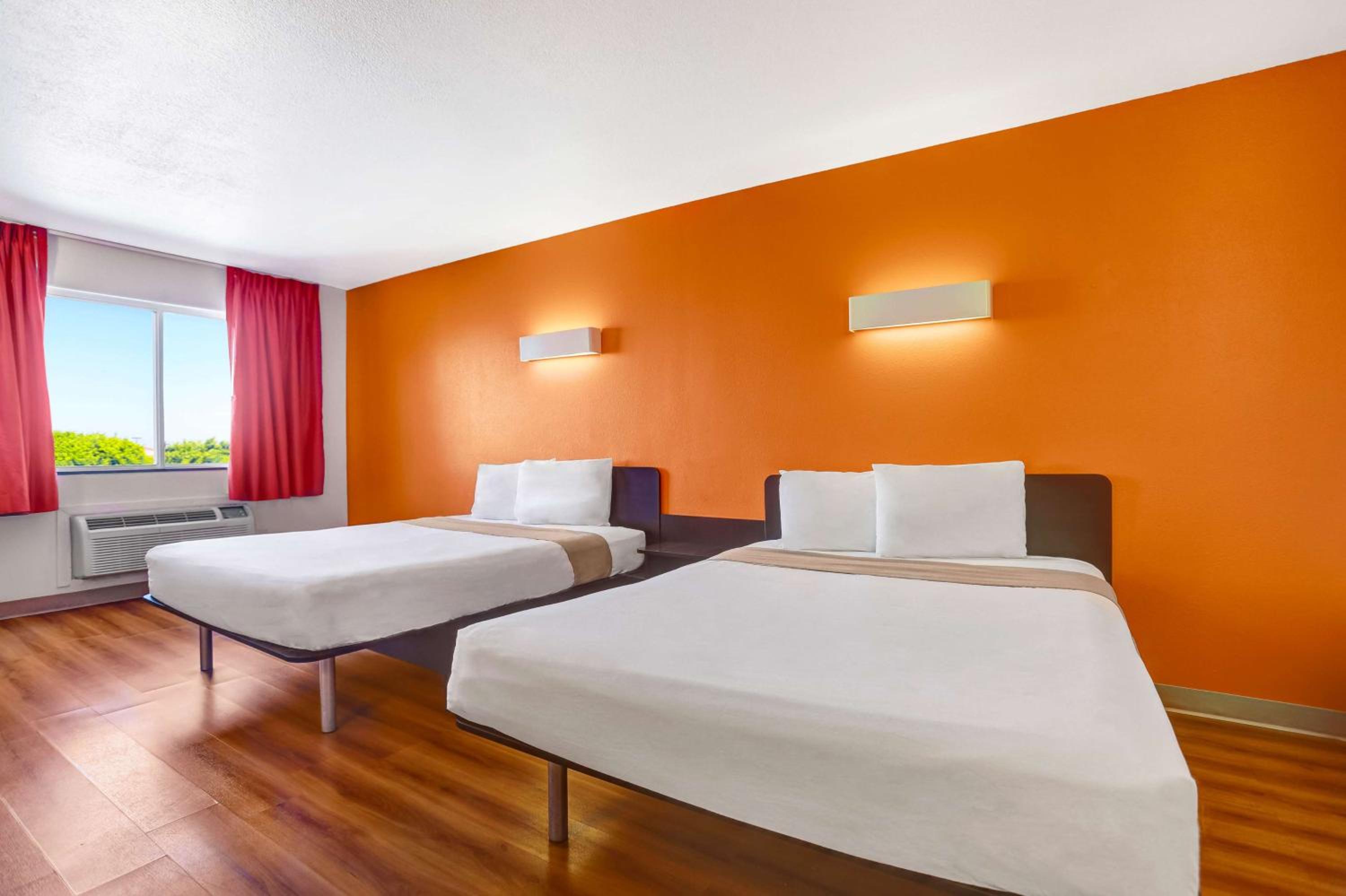 Room, 2 Queen Beds, Smoking, Accessible, Americas Best Value Inn Apache Junction 6/10