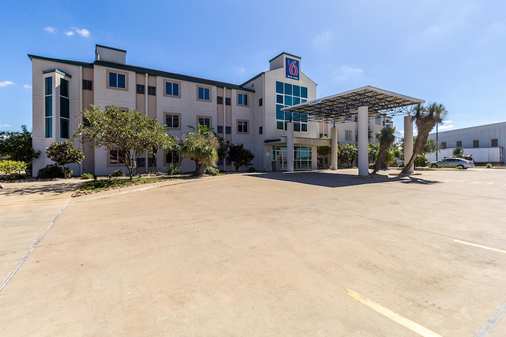 Motel6 Harlingen, TX 7/52