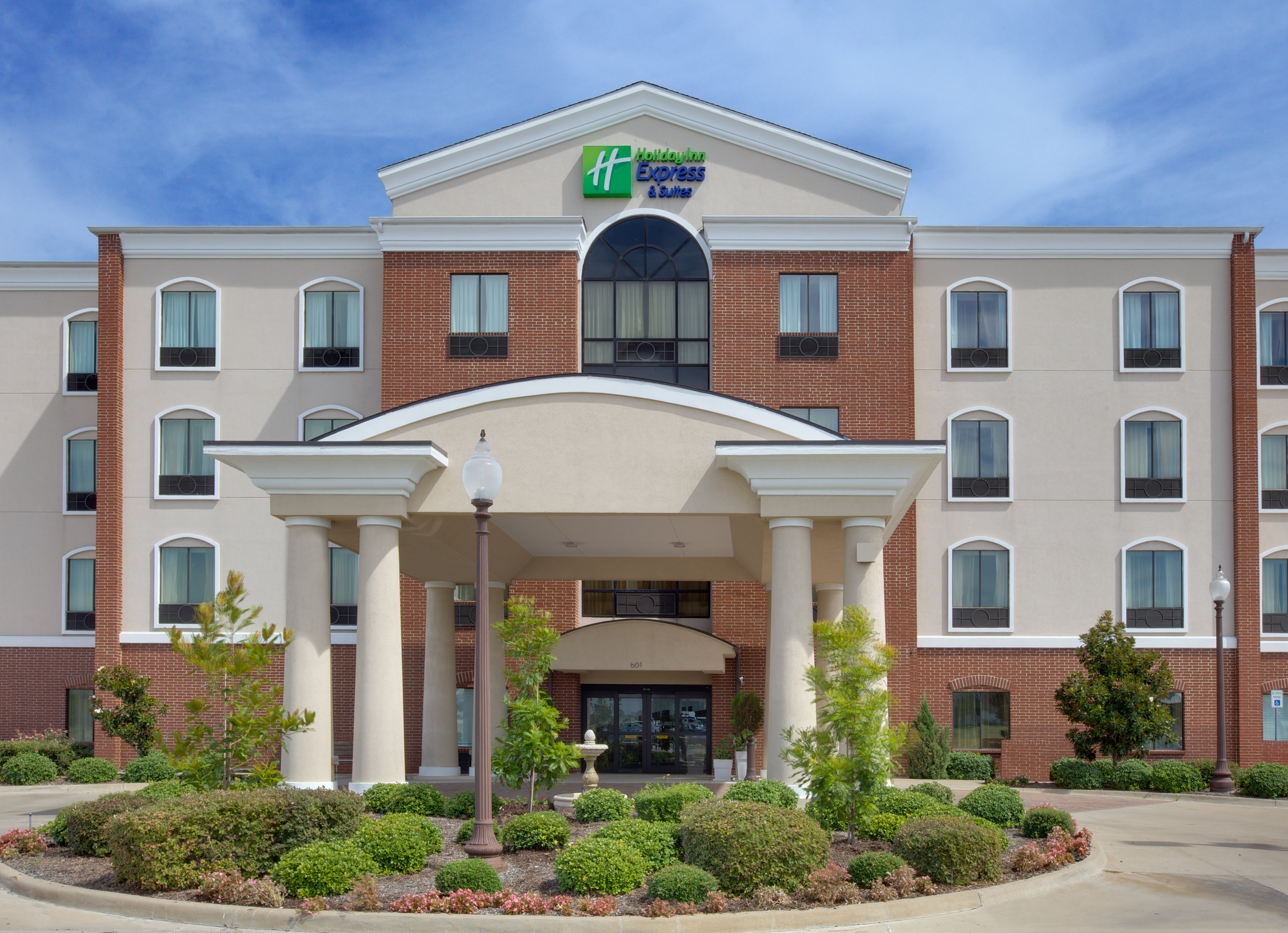 Holiday Inn Express Hotel Suites Ennis 3/70