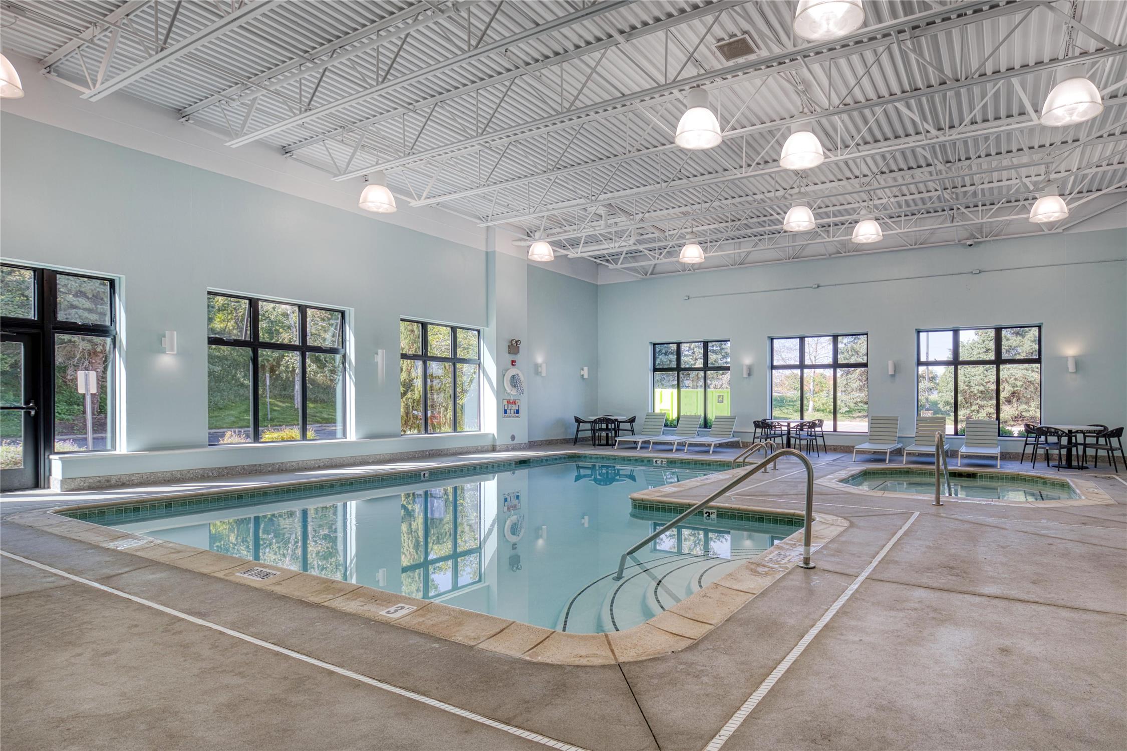 Best Western Byron Center 20/40