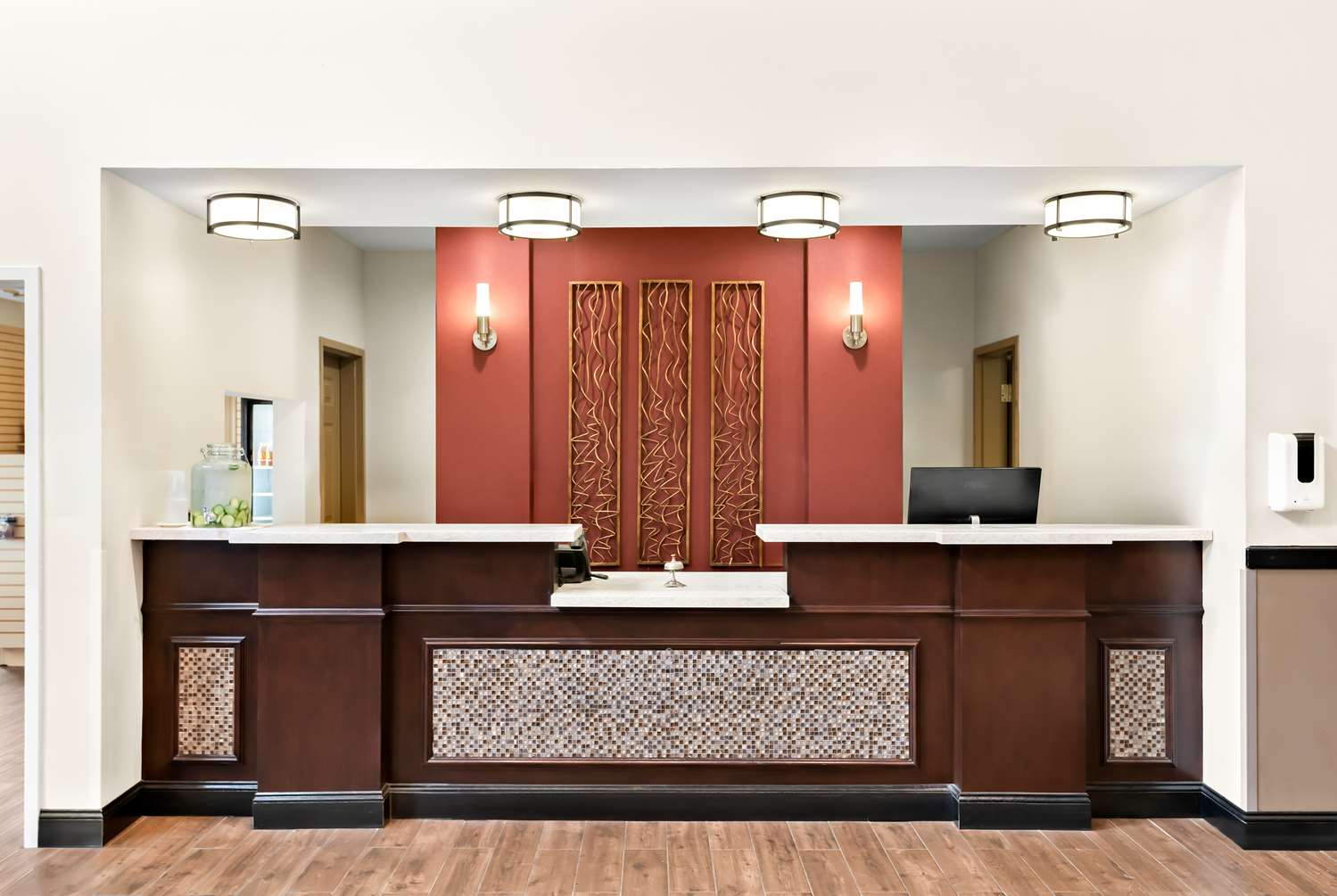 Best Western Palmyra Inn & Suites 4/30