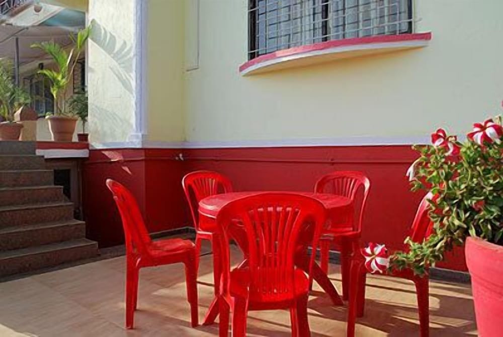 Shanti's Hotel Sonai 6/7