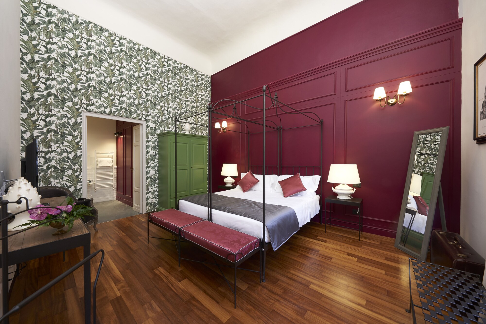 Deluxe, Queen Bed