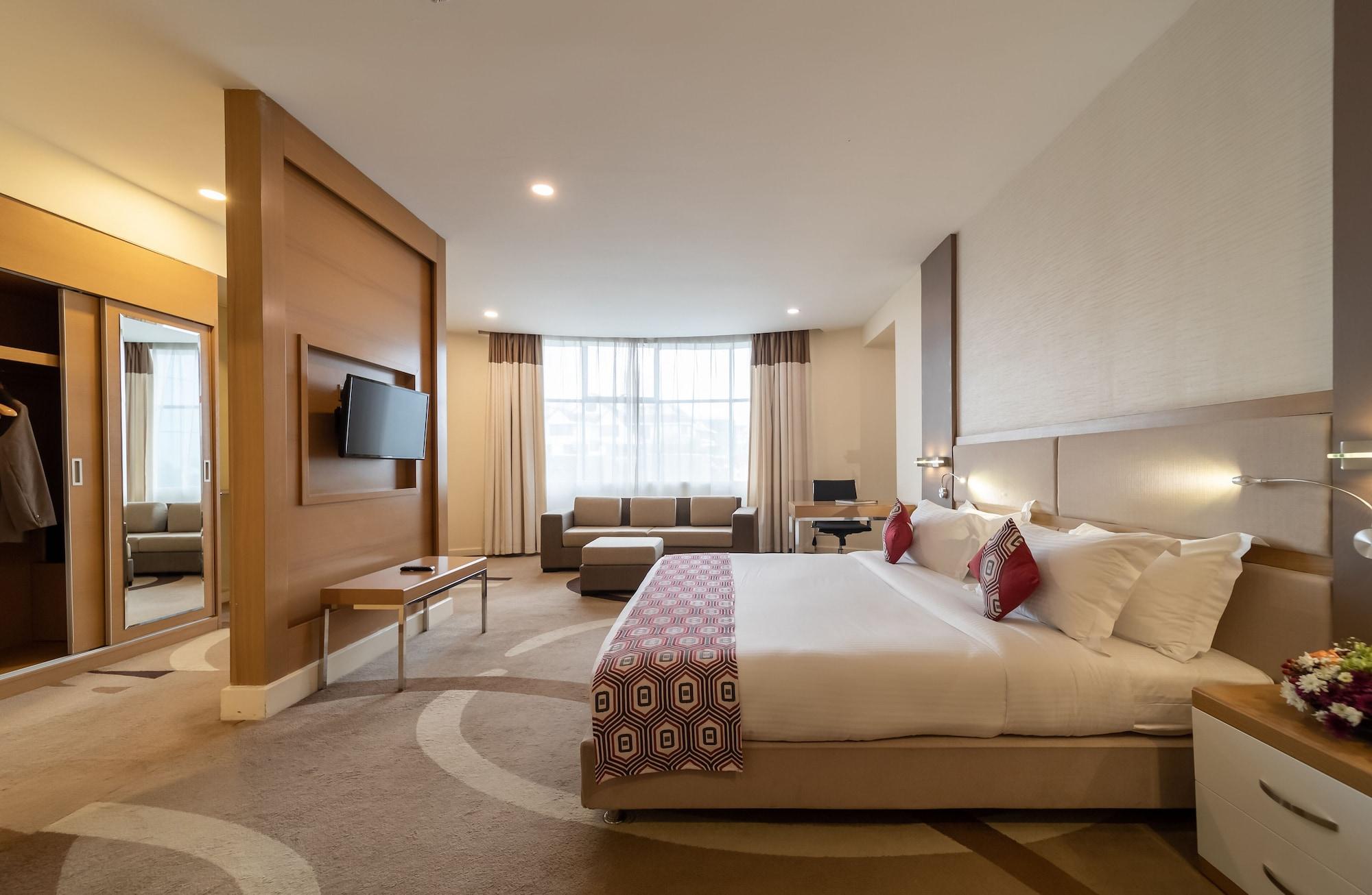 Deluxe Room, PrideInn Azure Hotel Nairobi Westlands 2/5