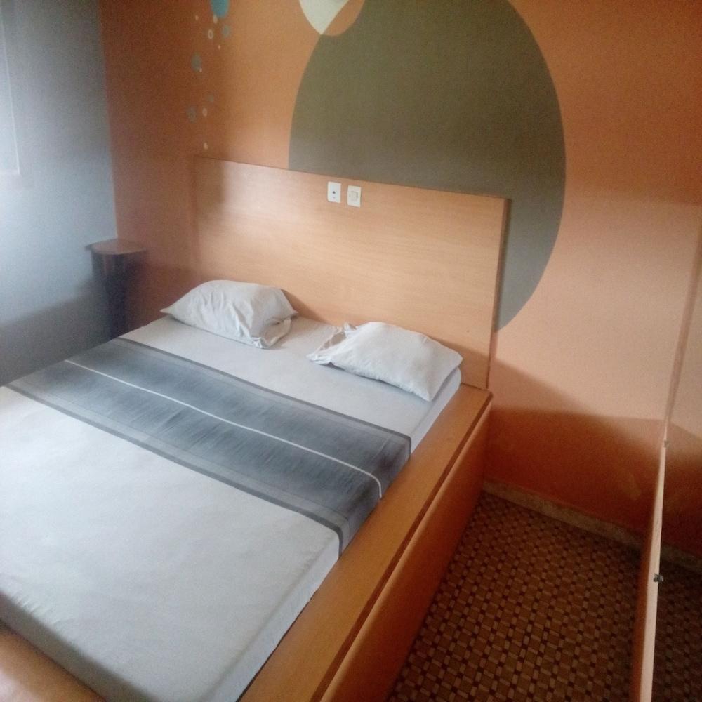 Hotel Bolo 4/13